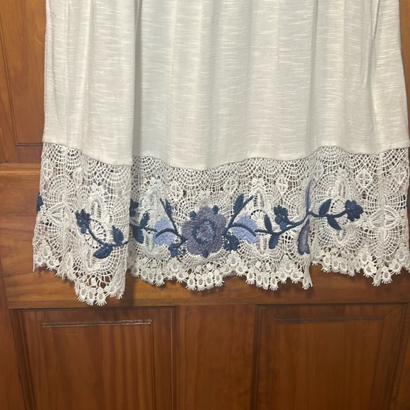 Adiva Off The Shoulder Top W/Crochet Detail - Picture 4 of 7